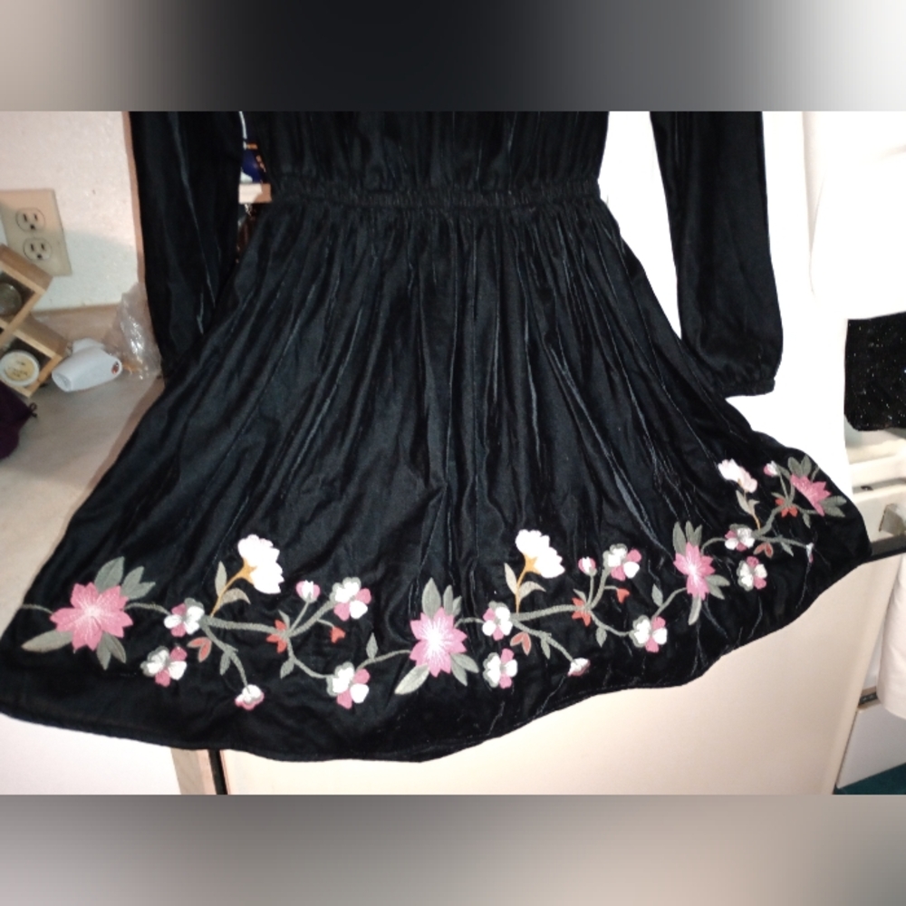 a.n.a TAG Rose Dress, Long Sleeve, Dress, Black, Floral Embroidery/Pleats, XS - Picture 7 of 16